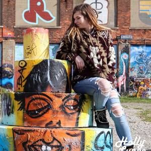 Meet your Posher, Chloe